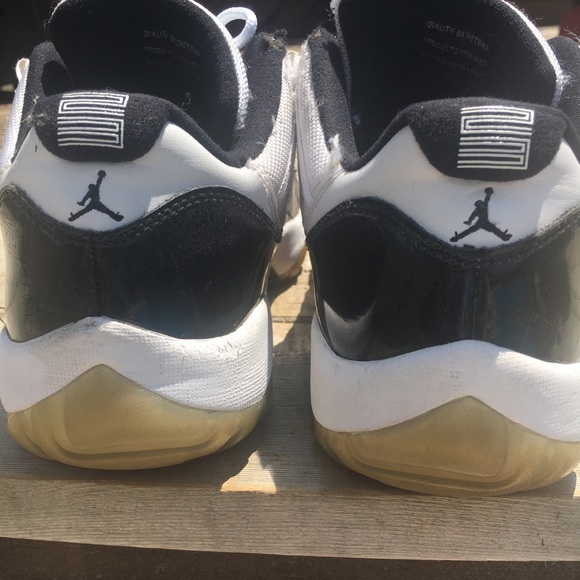 Air Jordan 11 Low ‘Concord’ - Picture 3 of 6